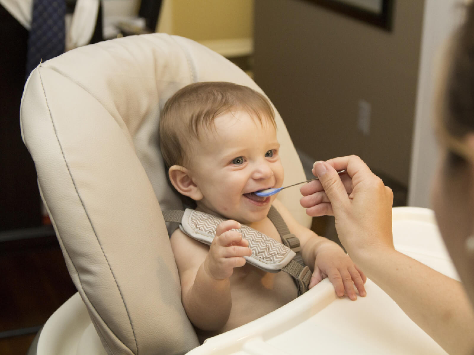 Nearly half of NZ babies are introduced to solids too early increasing